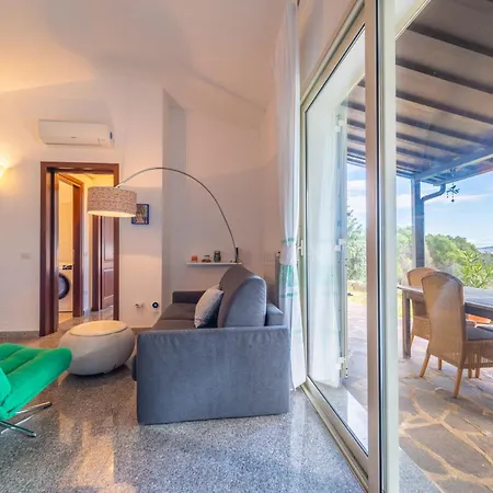 On The Emerald Coast, Sardinia Ferienhaus Cugnana